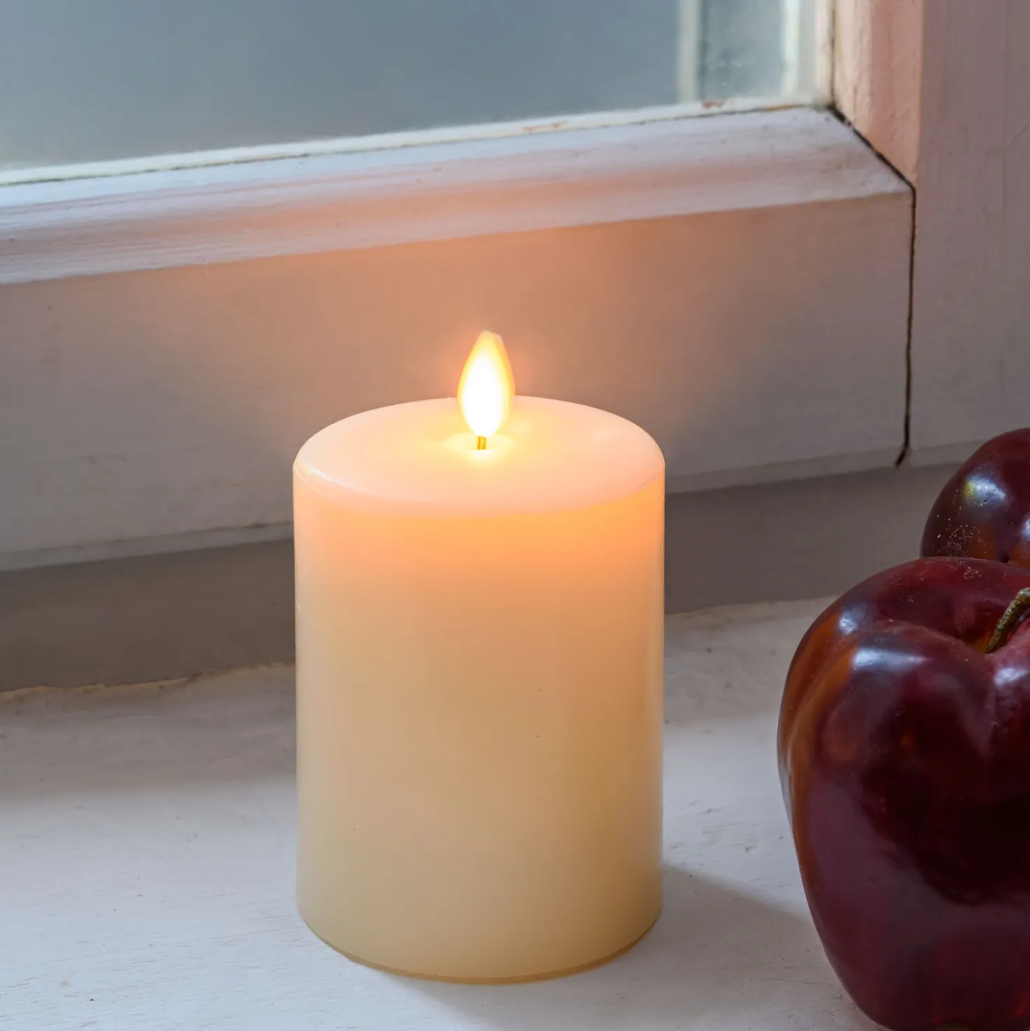 Candela in cera liscia avorio con stoppino, h 10 cm