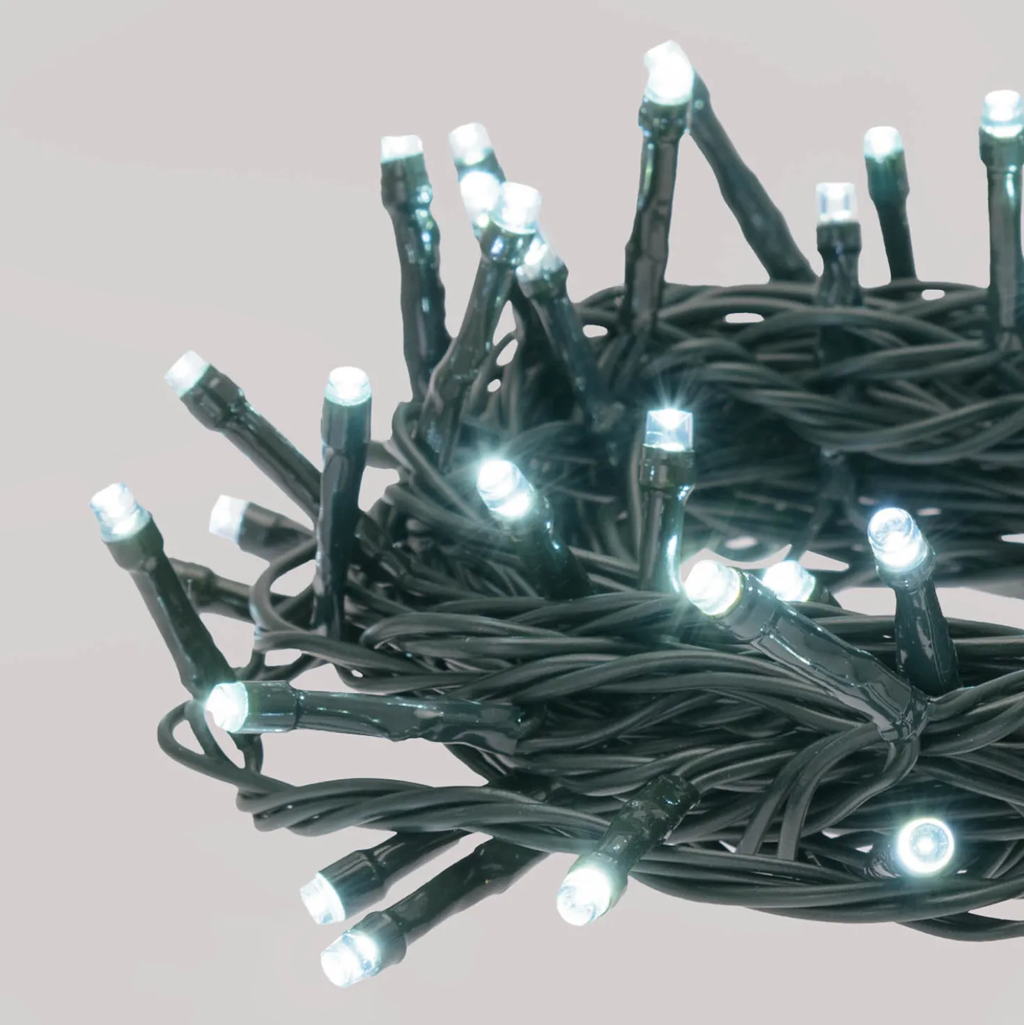 Catena Connect+ 8 m, 80 led bianco freddo, cavo verde, prolungabile