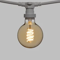 Catena 5 m, 8 lampadine globo Ø 95 mm di 4 Watt, led a spirale, cavo bianco, prolungabile