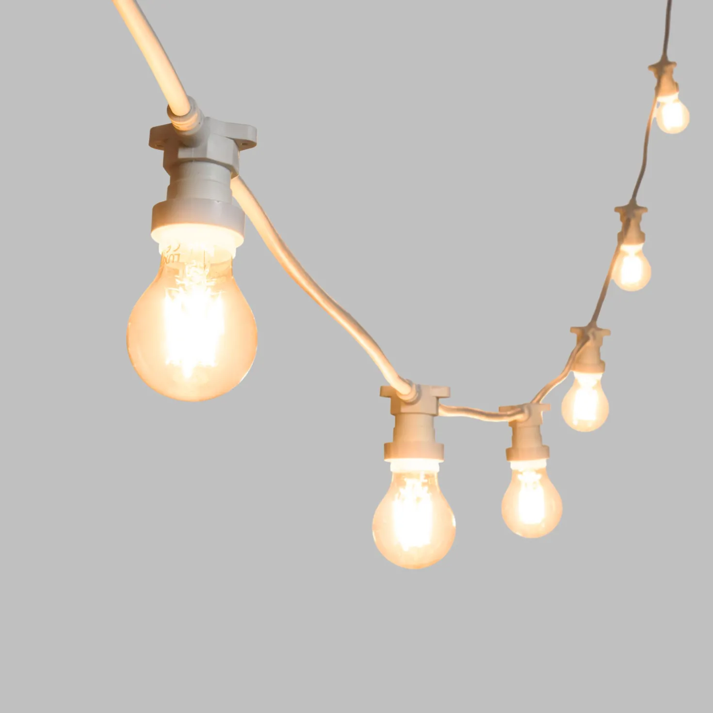 Catena 5 m, 16 lampadine led a goccia Ø 60 mm di 2 Watt, cavo bianco, prolungabile