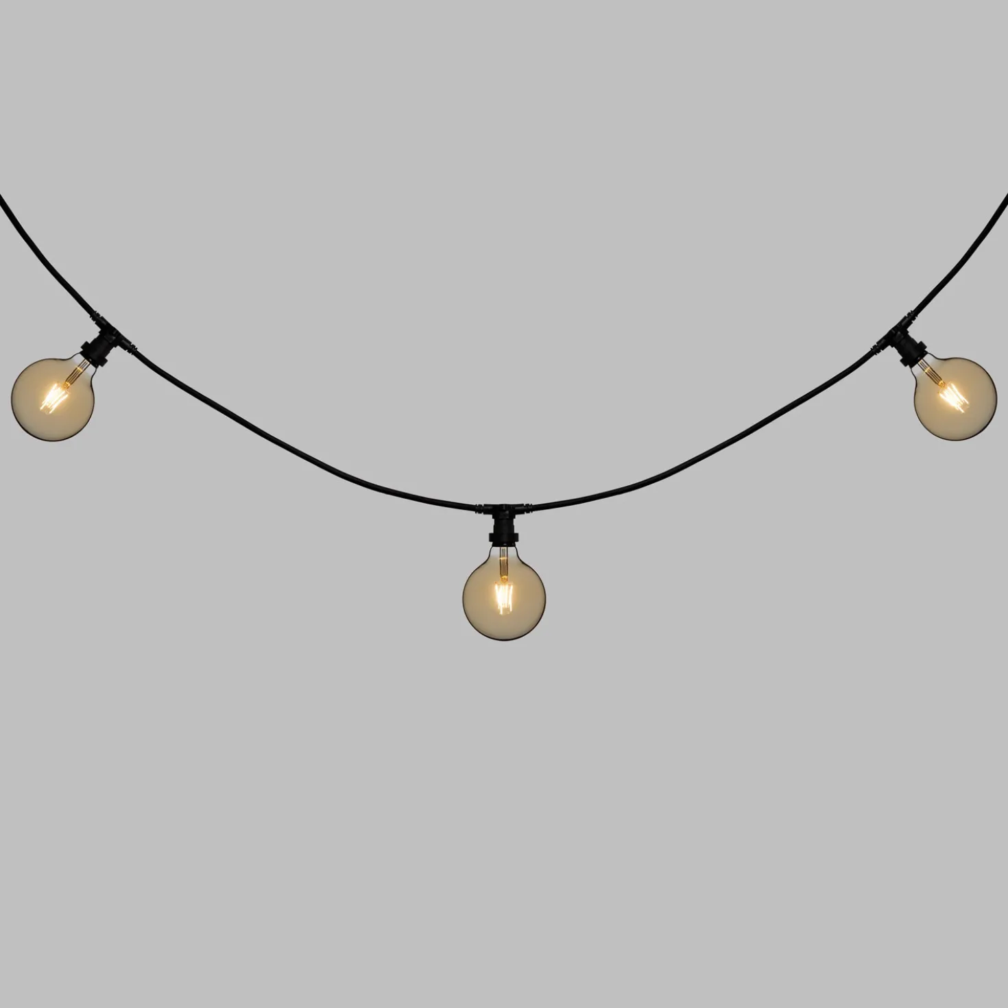 Catena 5 m, 8 lampadine led globo Ø 125 mm di 4 Watt, cavo nero, prolungabile