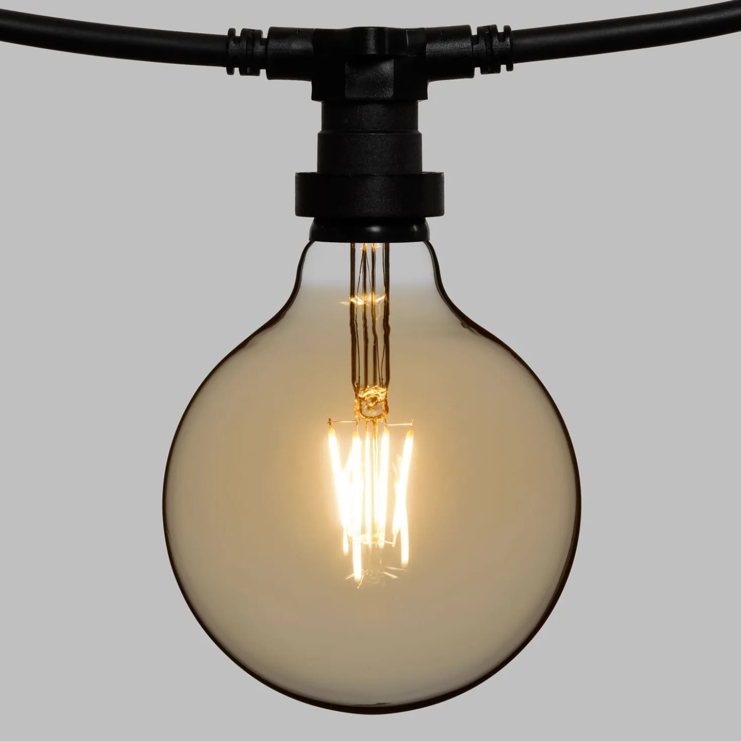 Catena 5 m, 8 lampadine led globo Ø 125 mm di 8 Watt dimmerabili, cavo nero, prolungabile