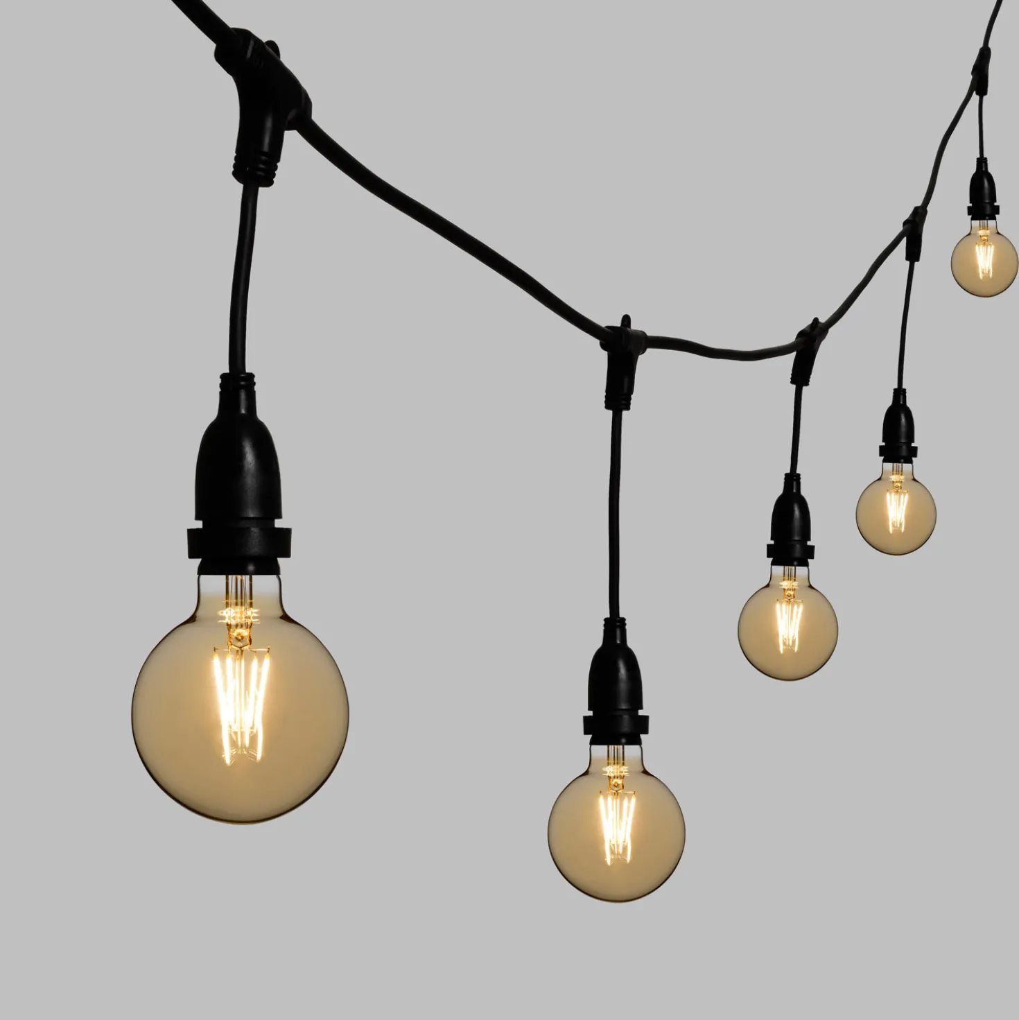 Catena 5 m, 8 lampadine led pendenti globo Ø 95 mm di 8 Watt dimmerabili, h 30 cm, prolungabile