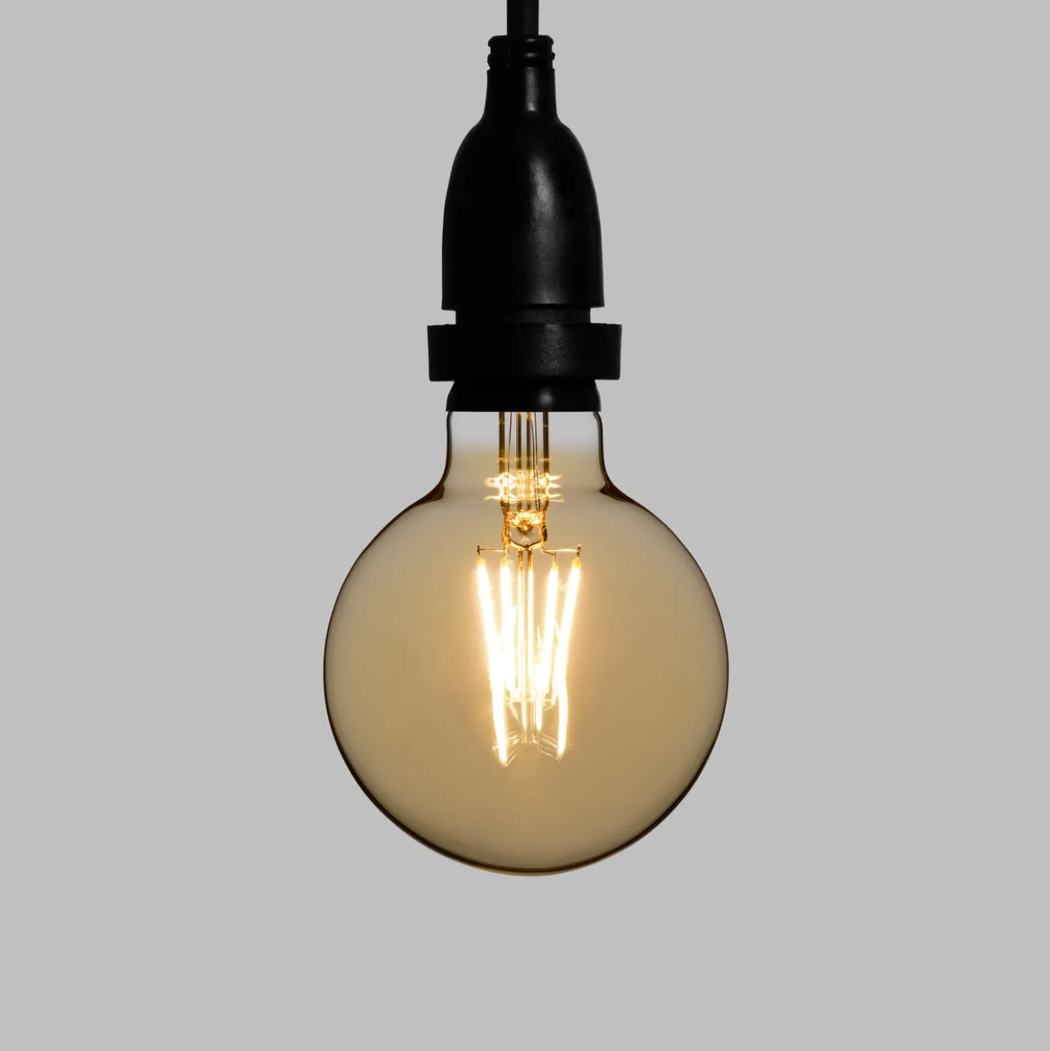 Catena 5 m, 8 lampadine led pendenti globo Ø 95 mm di 4 Watt, h 70 cm, prolungabile