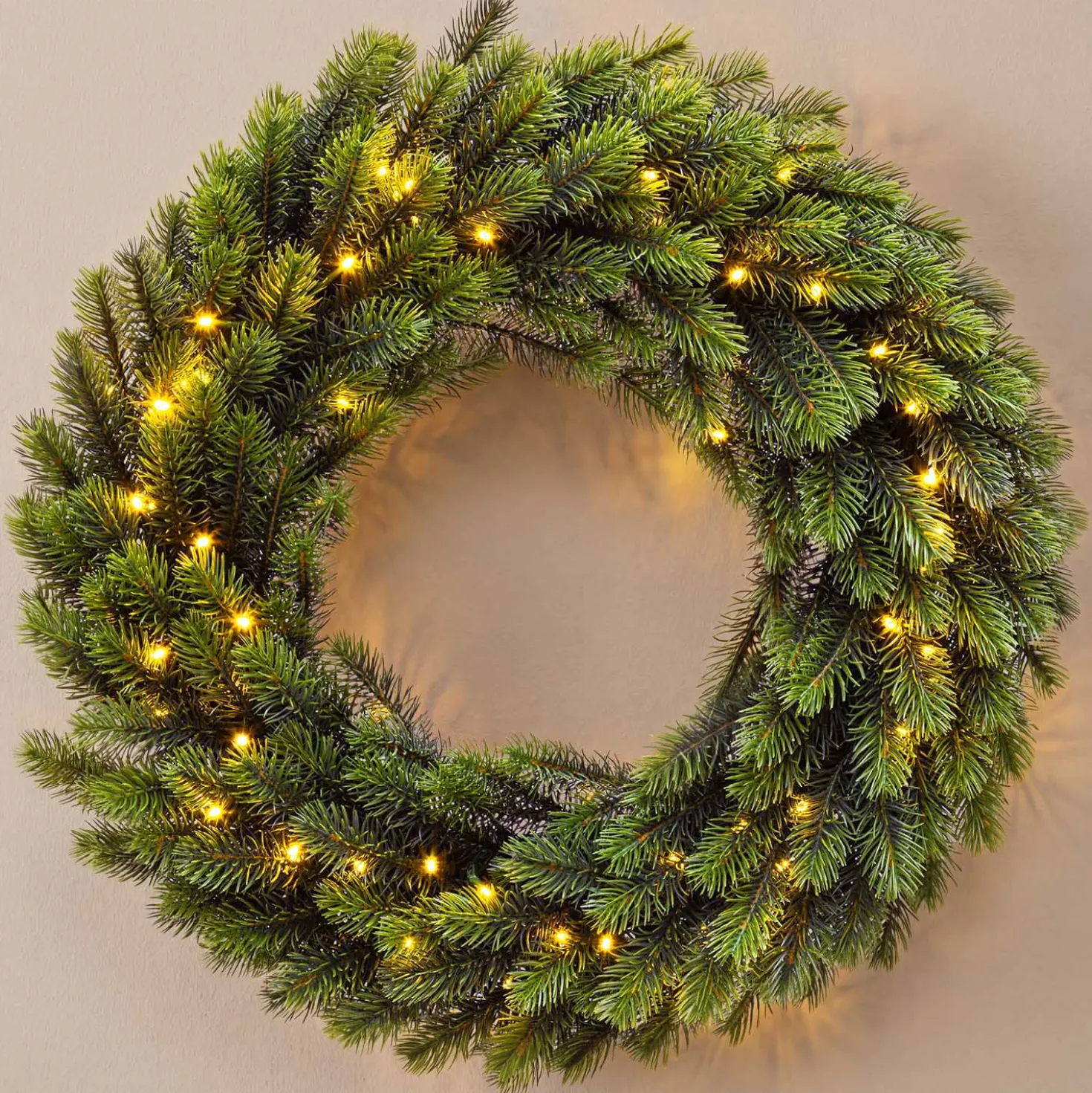 Corona Alpino in finto pino a batteria Ø 60 cm, 80 led integrati bianco caldo