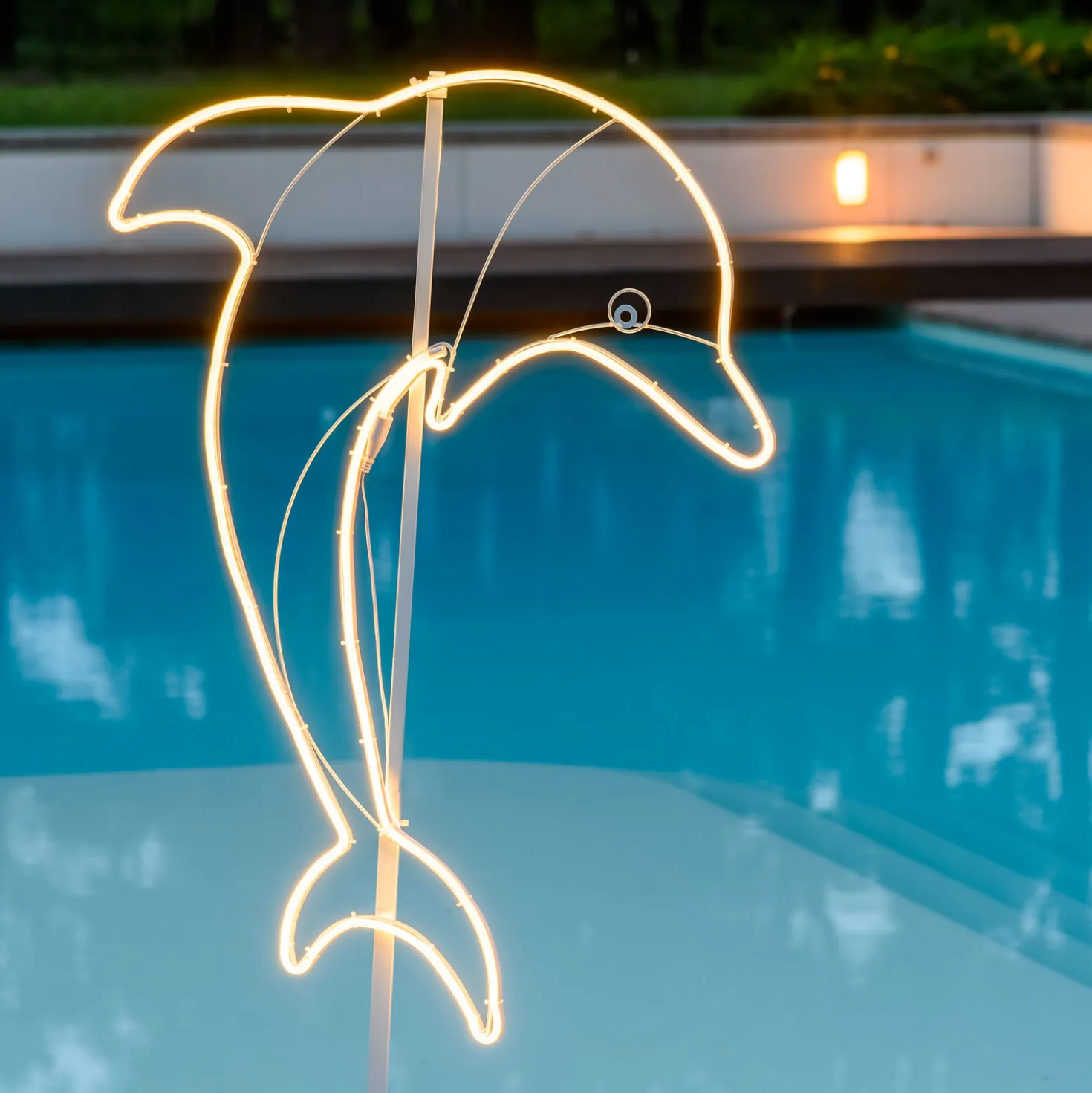 Delfino in tubo led effetto neon bianco caldo, lato sinistro