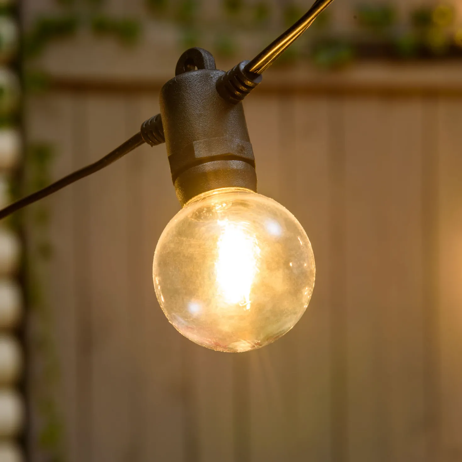 Prolunga Catena Party light 4 m, 10 lampadine trasparenti Ø 40 mm, led bianco caldo