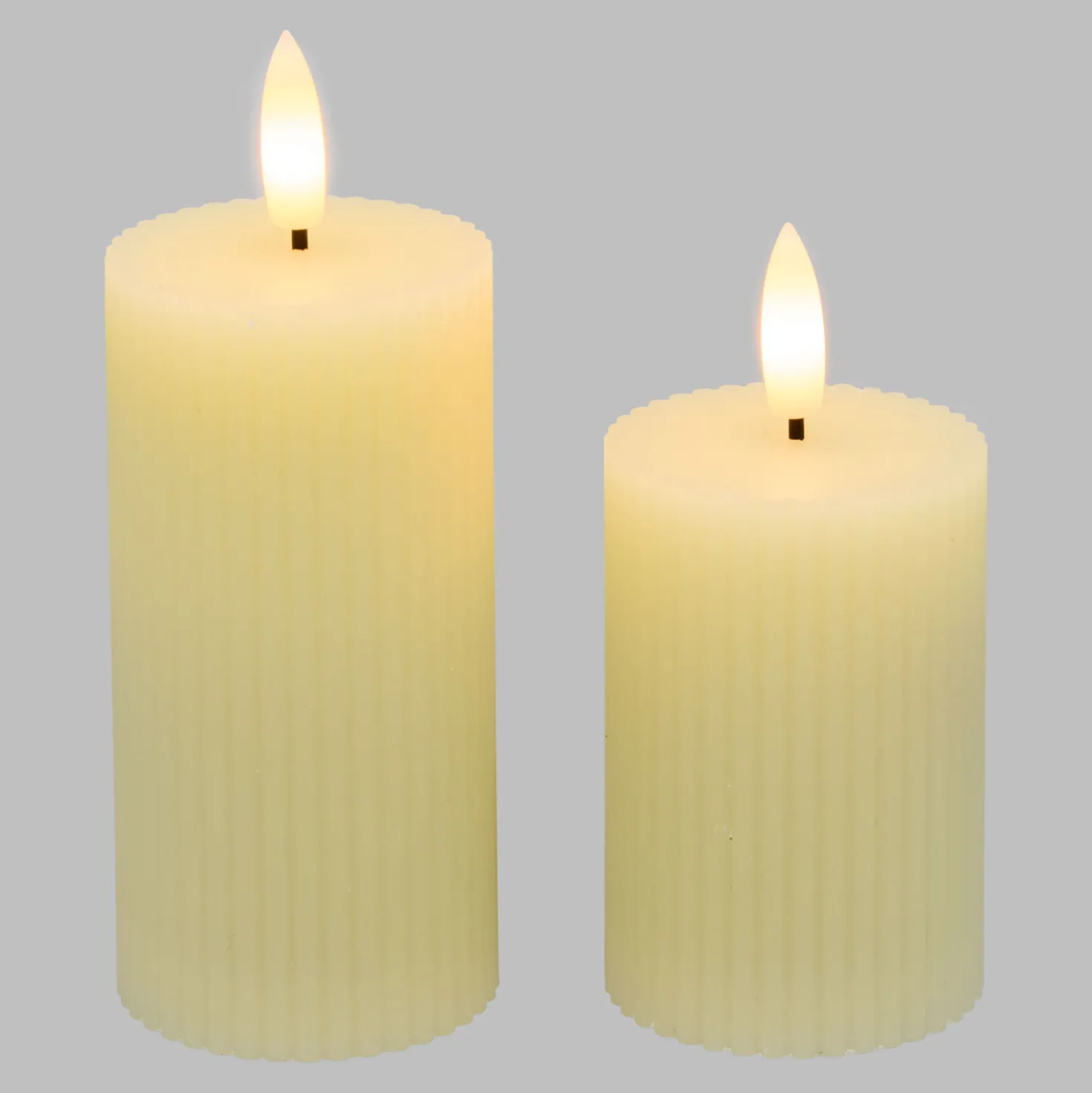 Set 2 candele avorio a coste in cera, fiamma 3D con stoppino