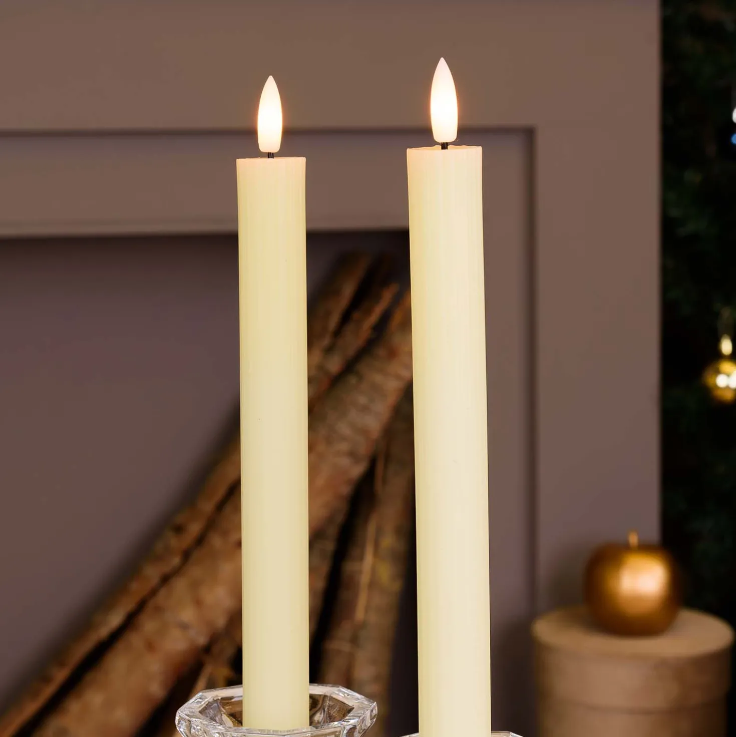 Set 2 Candele stelo avorio a coste in cera, fiamma 3D con stoppino