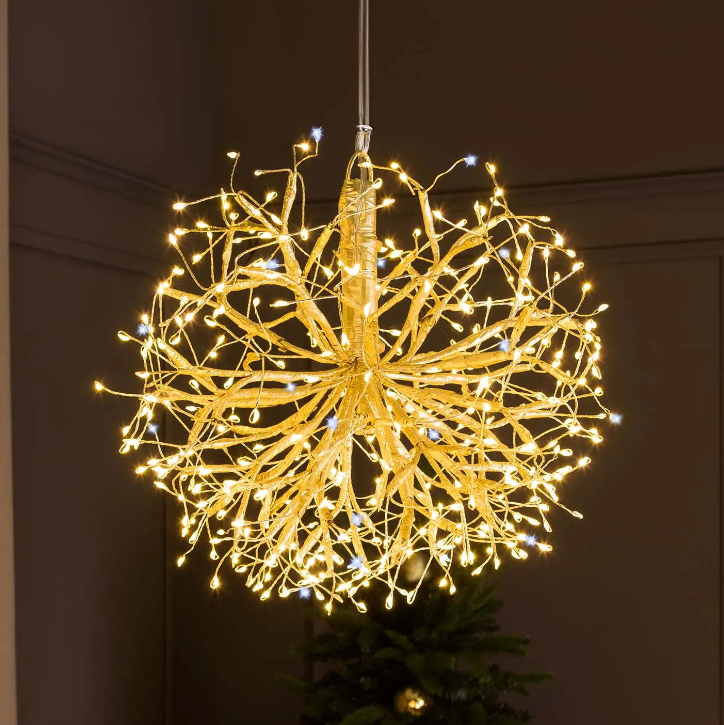 Sfera RICCO con rami champagne, Ø 30 cm, 384 microled bianco caldo e bianco freddo, uso interno