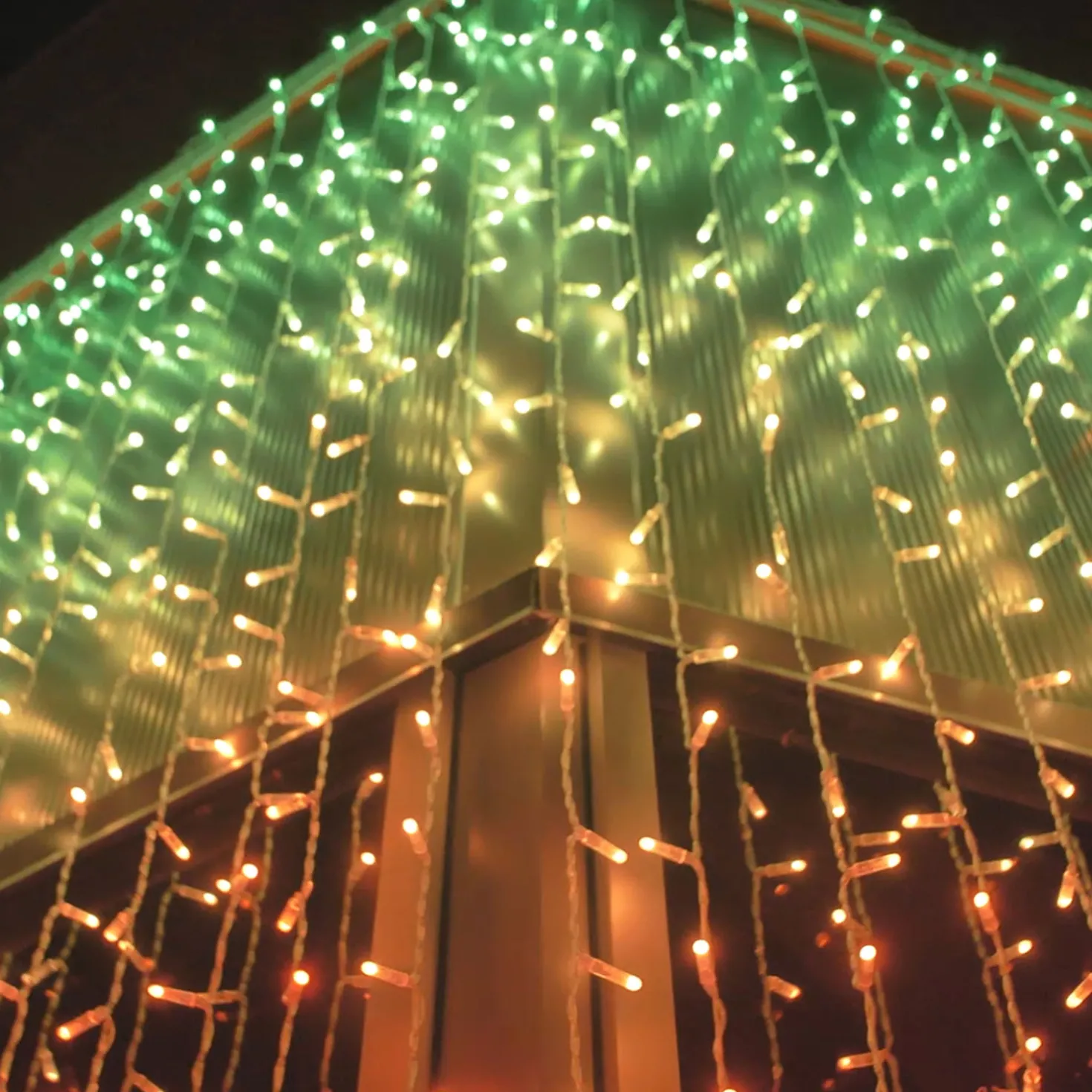 Tenda Twinkly Plus RGB e Bianco caldo, 1 x h 2 metri, 250 Pixel Led, cavo nero