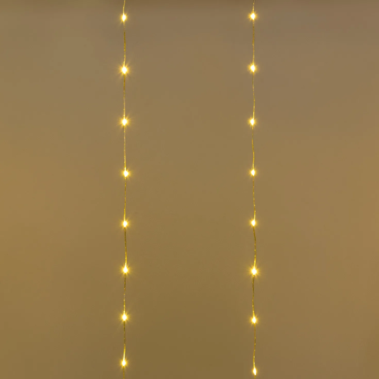 Tenda 3 x h. 3 m, 300 Gocce di Luce Dual Color, led bianco caldo e multicolor, cavo trasparente