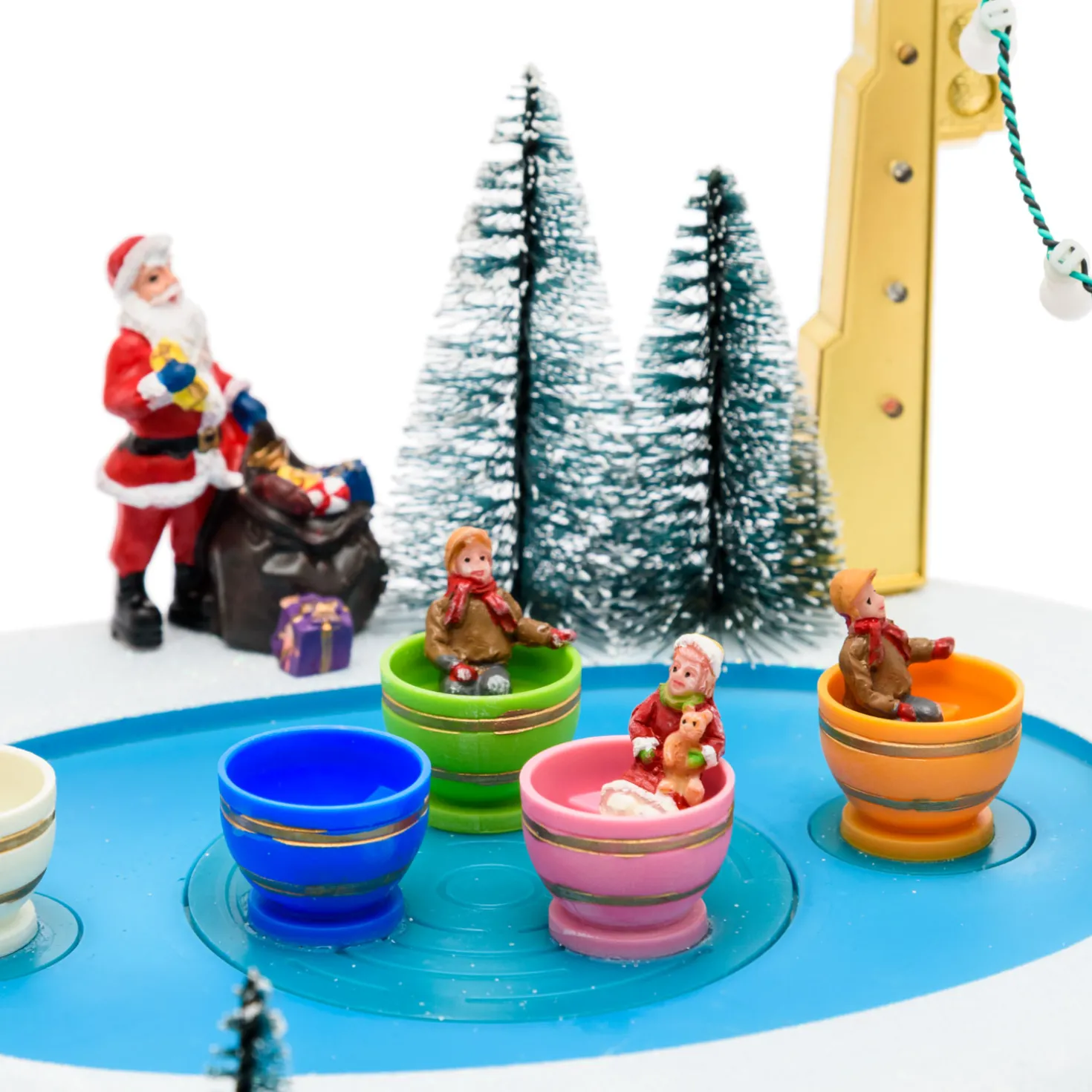 Villagio di Natale con Paesaggio Innevato Luna Park con Tazze rotanti in movimento, h 20 cm, musiche natalizie